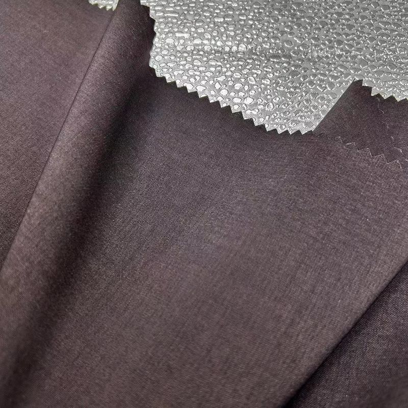 Geri dönüştürülmüş Warp Tricked Polyester Kumaş Elastan Plain Weave 170D*170D+40D Giysi için