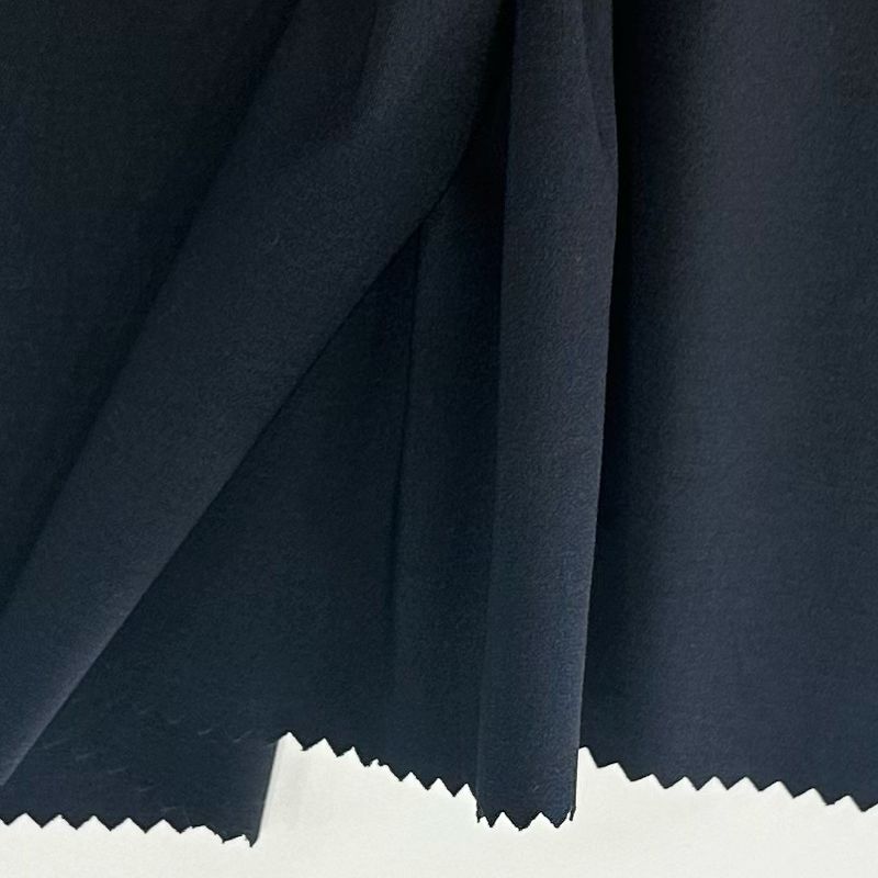 150D Çift Çekirdekli Yarım Parlak Sürdürülebilir Geri Dönüştürülmüş Kumaş Poliester Warp Stretch Kumaş 186GSM
