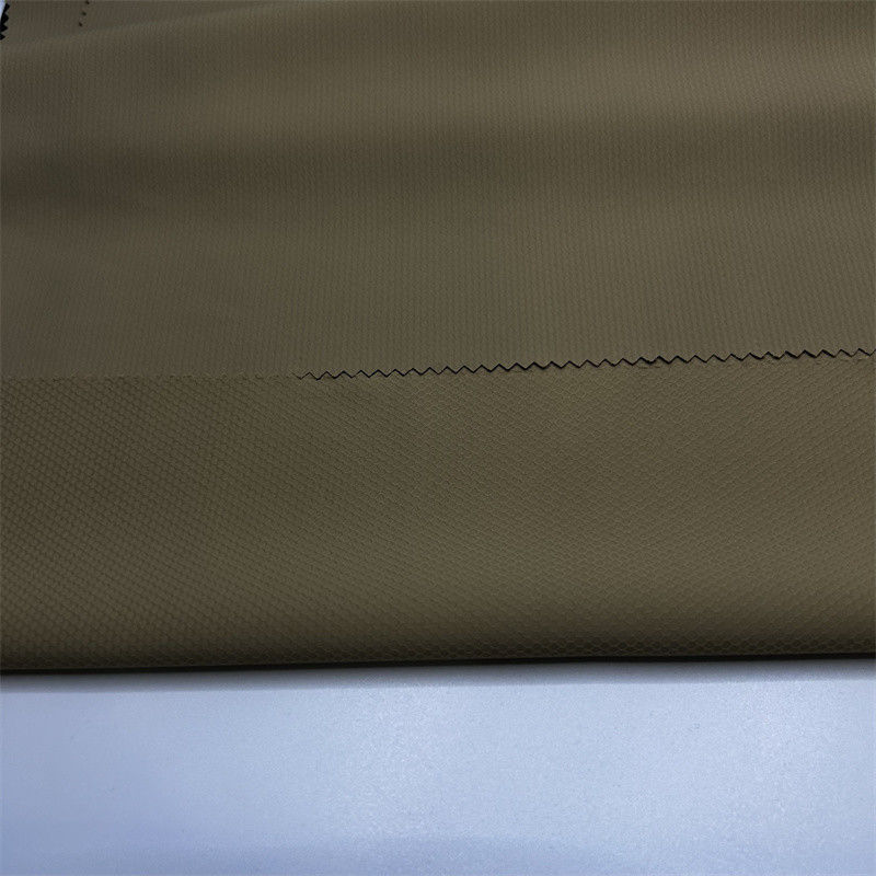 Futbol Çeki 75D*75D 100 Geri dönüştürülmüş polyester kumaş 119GSM Spor kıyafetleri Ara sıra üstler Aksesuarlar